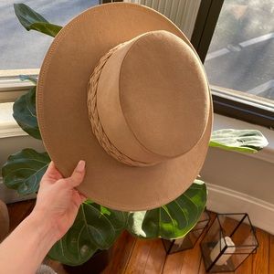 ASN The Naked Hat like new